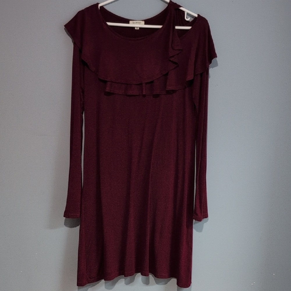 Max Studio B urgundy Long Sleeve Ruffle Dress Size Medium